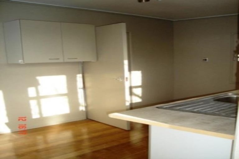 Photo of property in 1/104 Exmouth Road, Northcote, Auckland, 0627