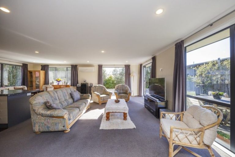 Photo of property in 4 Northbrook Court, Roslyn, Palmerston North, 4414