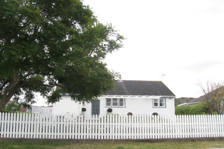 Photo of property in 11 Hammond Road, Taradale, Napier, 4112