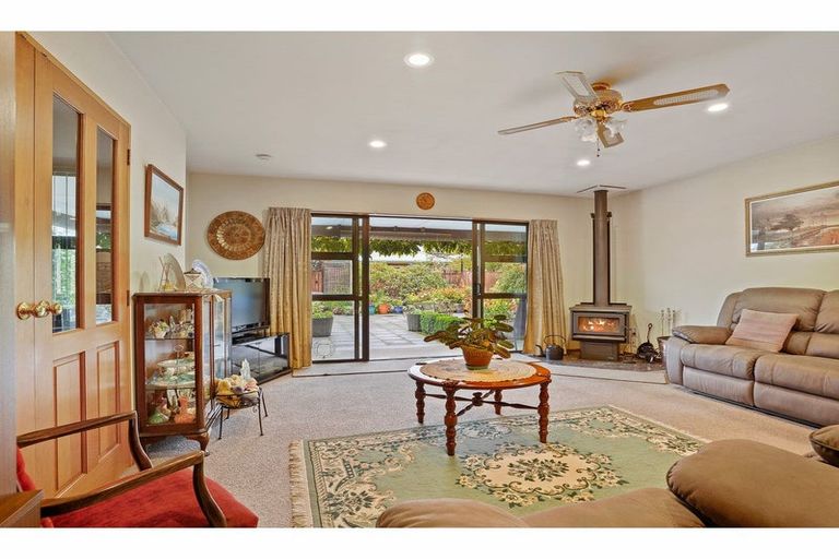 Photo of property in 17 Kingsbury Avenue, Rangiora, 7400