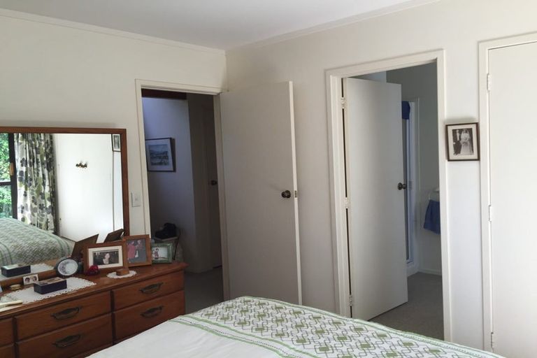 Photo of property in 3 Fayette Place, Te Atatu South, Auckland, 0610