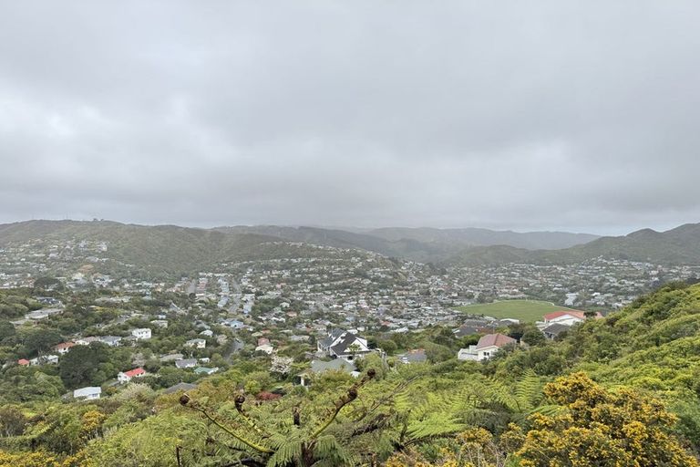 Photo of property in 16 Cathie Place, Karori, Wellington, 6012