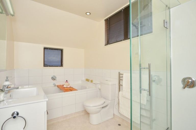 Photo of property in 23 Homewood Avenue, Karori, Wellington, 6012