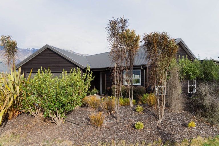 Photo of property in 1 Makomako Road, Wanaka, 9305