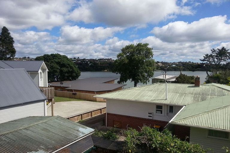 Photo of property in 1/10 Chapman Road, Te Atatu Peninsula, Auckland, 0610