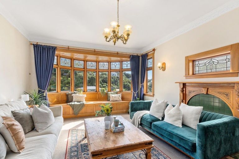 Photo of property in 11 Hungerford Road, Lyall Bay, Wellington, 6022