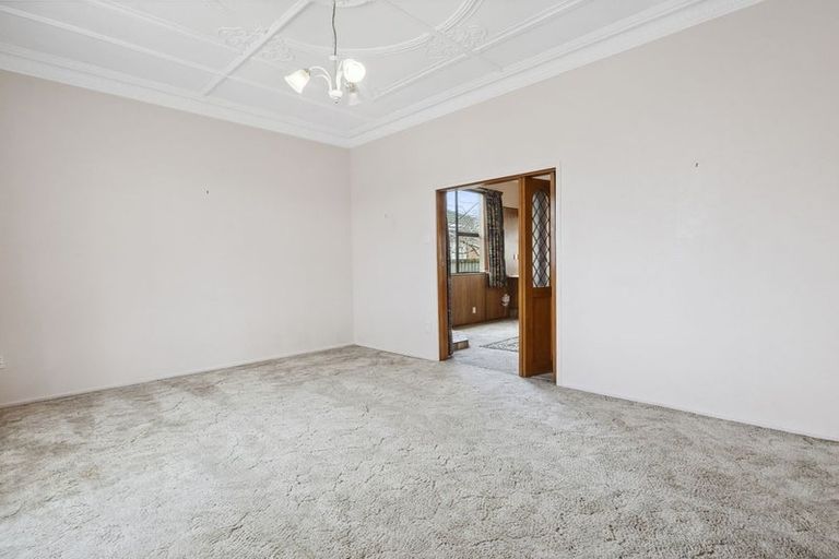 Photo of property in 60 Royal Crescent, Saint Kilda, Dunedin, 9012