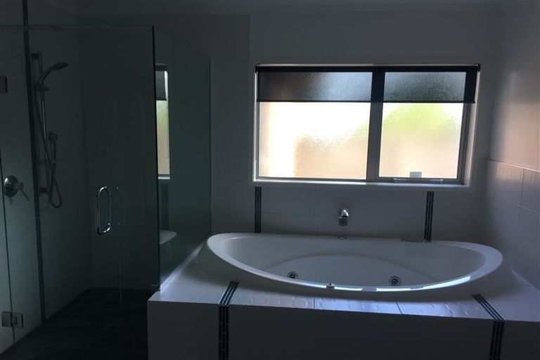 Photo of property in 11 Kendallvale Drive, Waiuku, 2123