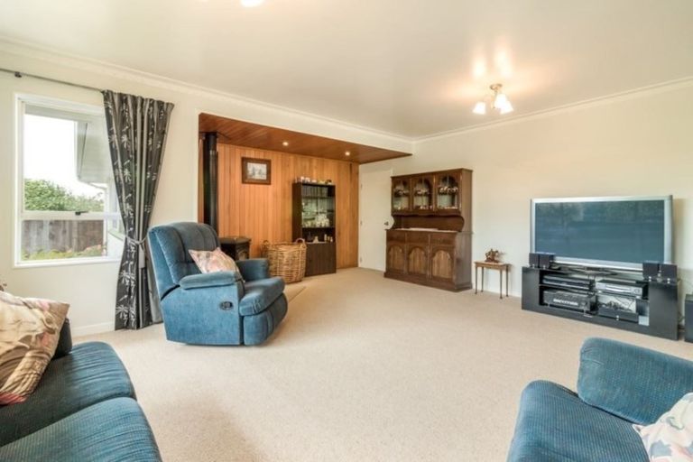 Photo of property in 17 Omega Place, Casebrook, Christchurch, 8051