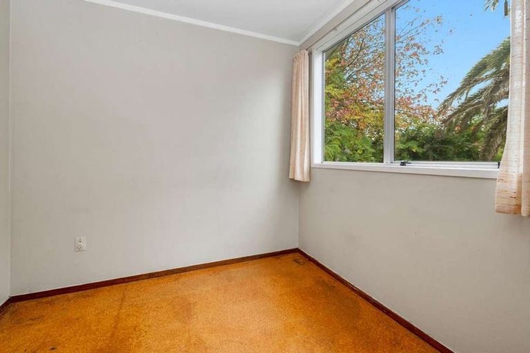 Photo of property in 104 Kemp Road, Massey, Auckland, 0614