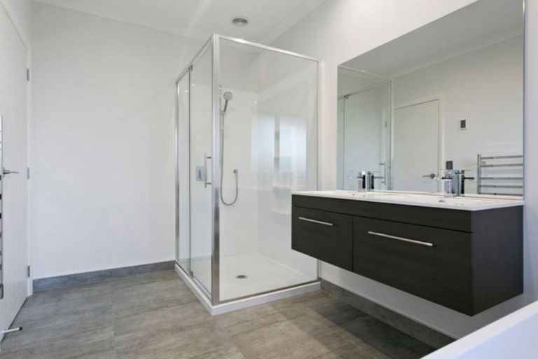 Photo of property in 8 Richards Street, Cambridge, 3434