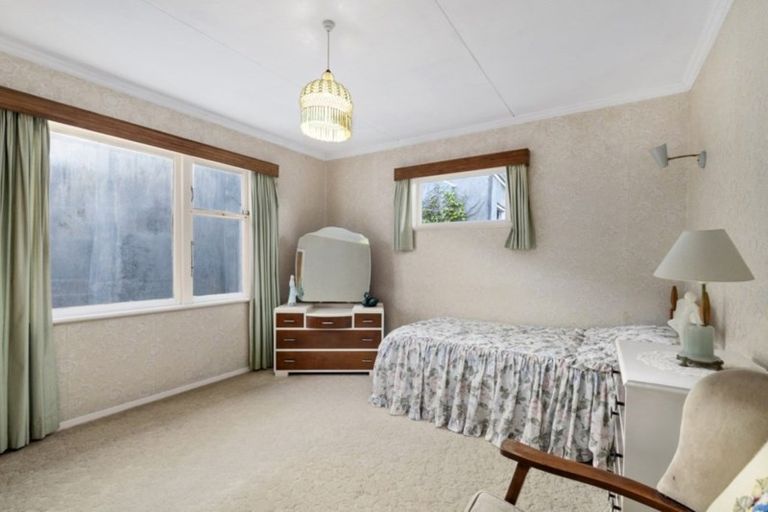 Photo of property in 81 Breaker Bay Road, Breaker Bay, Wellington, 6022