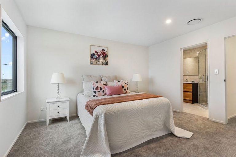 Photo of property in 65 Maungakaraka Road, Karaka, 2580