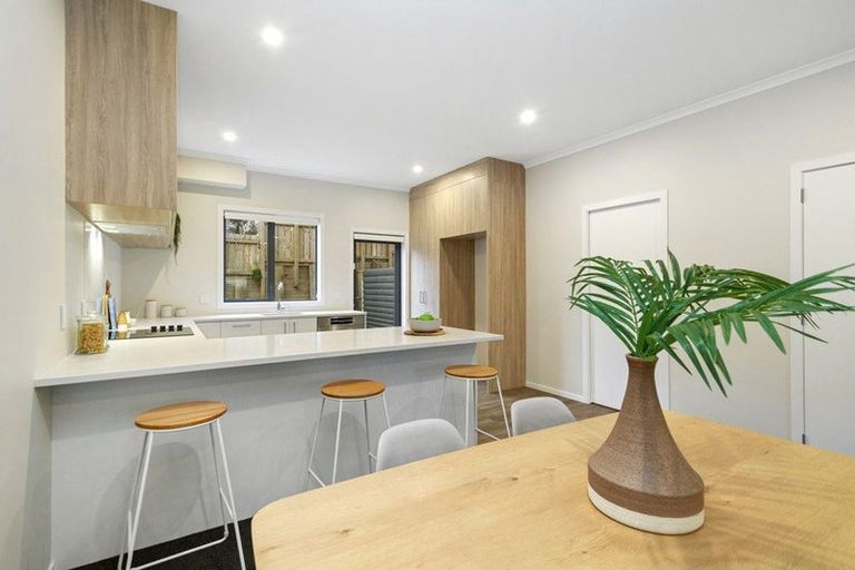 Photo of property in 1b Pembroke Street, Tawa, Wellington, 5028