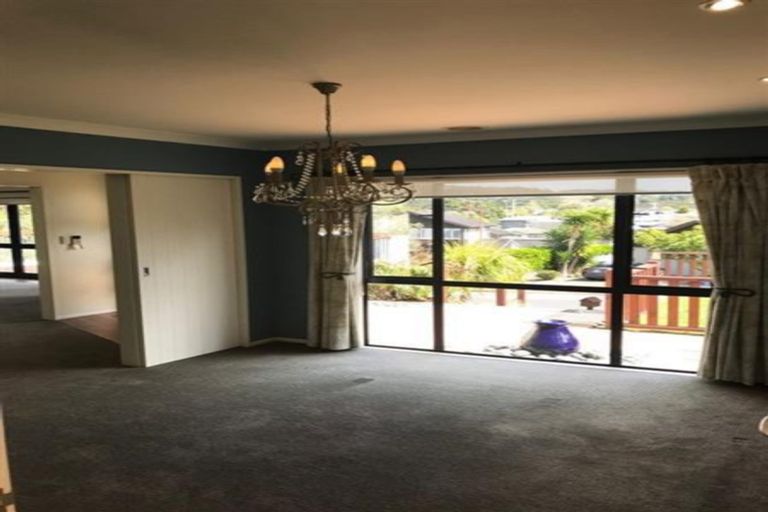 Photo of property in 10 Chamari Close, Titirangi, Auckland, 0604