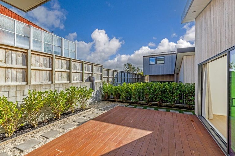 Photo of property in 8 Matau Way, Hauraki, 0622