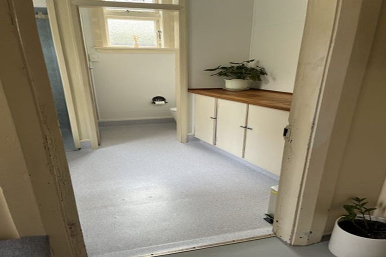 Photo of property in 9 Waiteata Road, Kelburn, Wellington, 6012