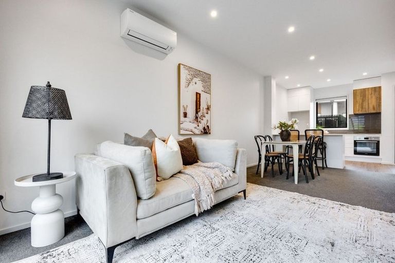 Photo of property in 74 Glidepath Road, Hobsonville, Auckland, 0616