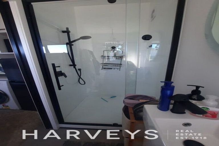 Photo of property in 5a Farwood Drive, Henderson, Auckland, 0612