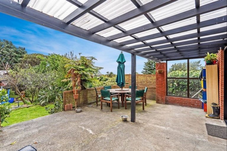 Photo of property in 3 Walton Road, Paraparaumu Beach, Paraparaumu, 5032