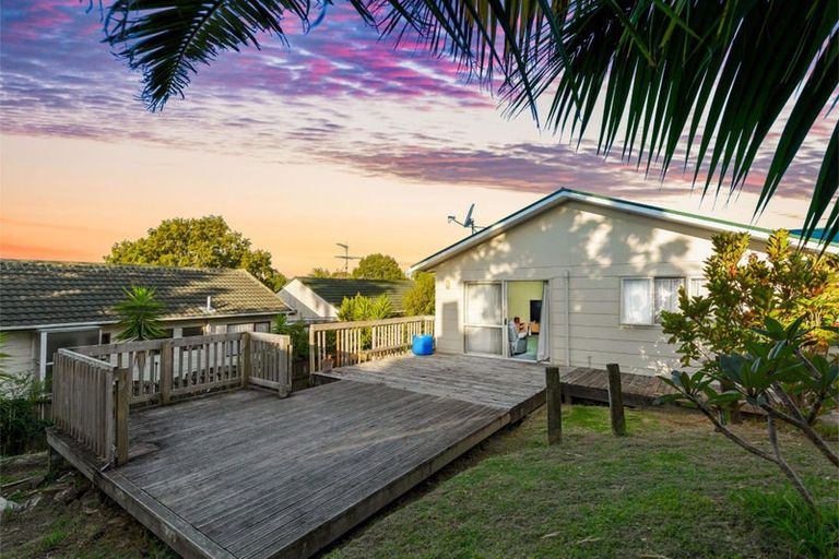 Photo of property in 16g Roick Parade, Glen Eden, Auckland, 0602
