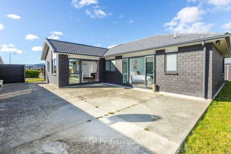 Photo of property in 32 Filmer Crescent, Wallaceville, Upper Hutt, 5018