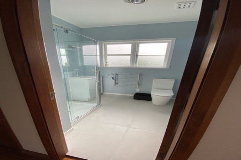 Photo of property in 16 Kaihuia Street, Northland, Wellington, 6012