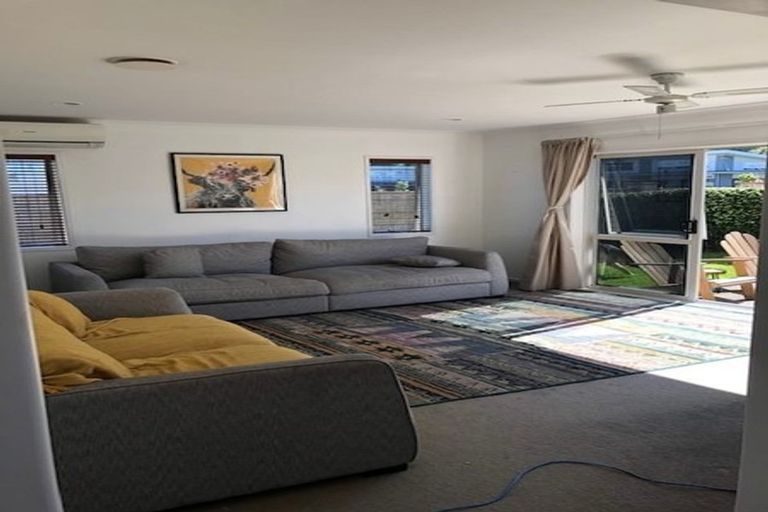 Photo of property in 2/100 Millers Road, Brookfield, Tauranga, 3110