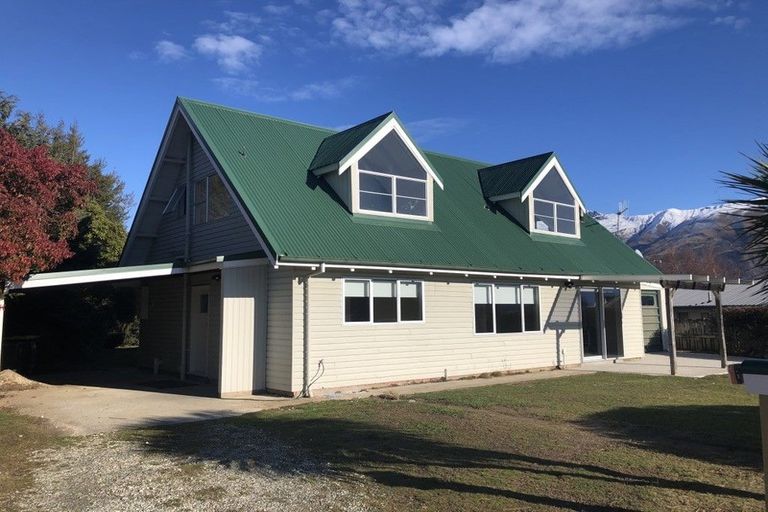 Photo of property in 25 Hunter Crescent, Wanaka, 9305
