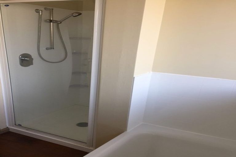 Photo of property in 4 Oriana Crescent, Hornby, Christchurch, 8042