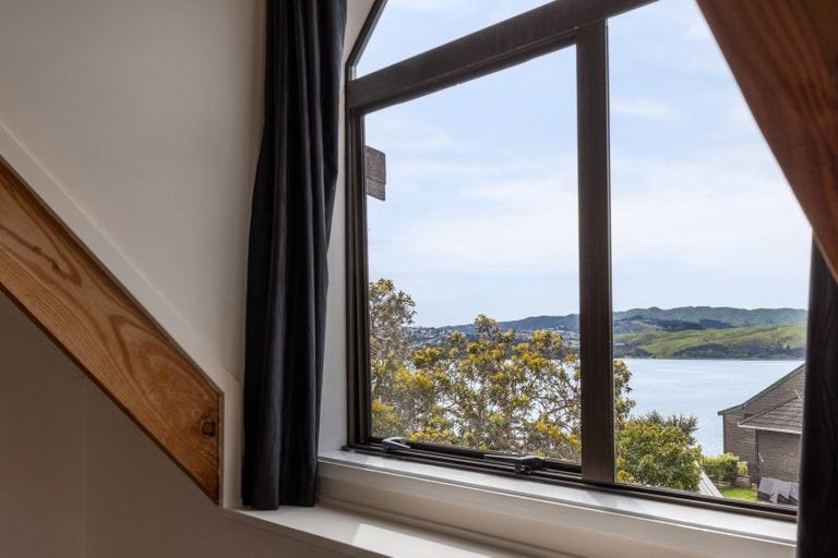 Photo of property in 16 The Crowsnest, Whitby, Porirua, 5024