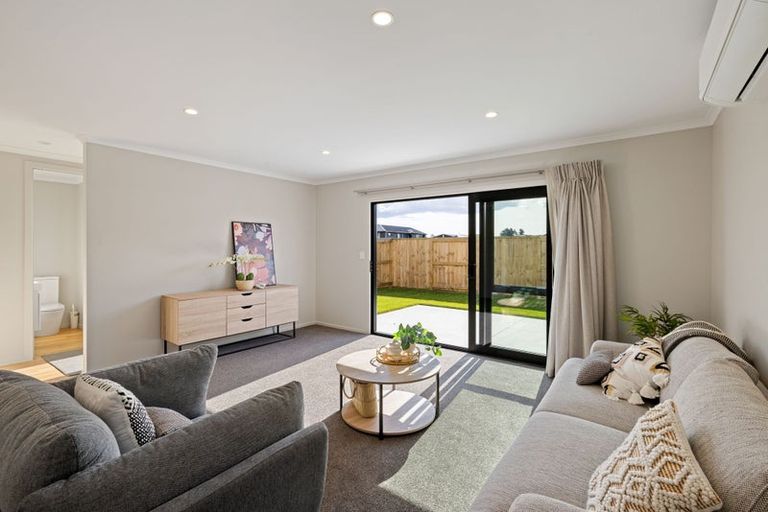 Photo of property in 19 Kakariki Lane, Rototuna North, 3210