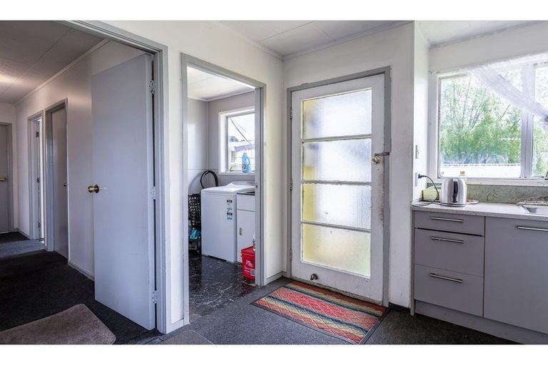 Photo of property in 67 Hindmarsh Street, Henderson, Auckland, 0612