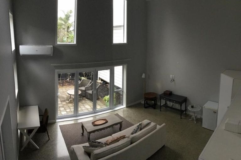 Photo of property in 10 Olwyn Place, Greenhithe, Auckland, 0632