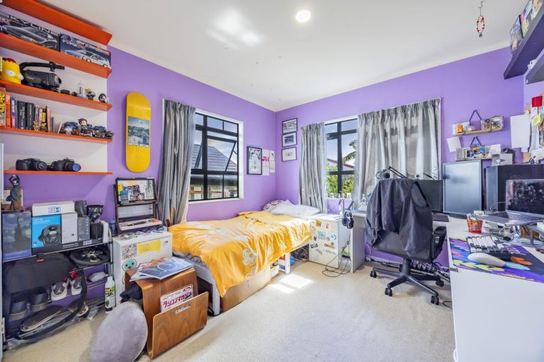 Photo of property in 21 Tyrico Close, Unsworth Heights, Auckland, 0632