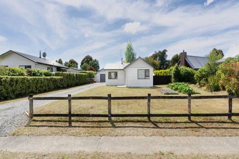 Photo of property in 39 Home Street, Manapouri, 9679