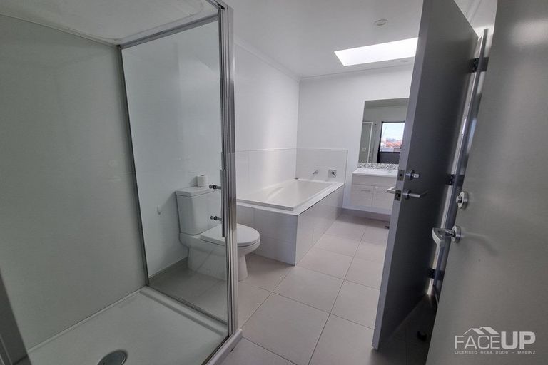 Photo of property in 24 Mapou Road, Hobsonville, Auckland, 0616