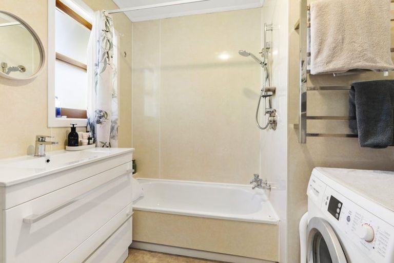 Photo of property in 92a Churton Drive, Churton Park, Wellington, 6037