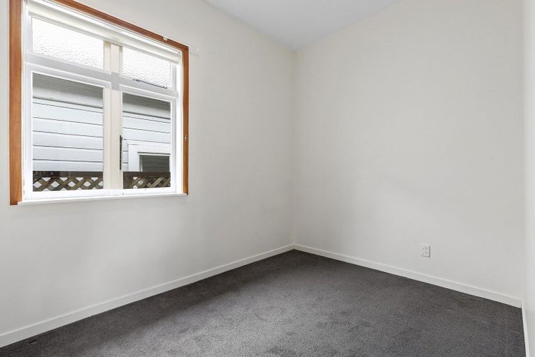 Photo of property in 34 Rua Street, Lyall Bay, Wellington, 6022