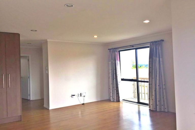 Photo of property in 10 Tern Place, Unsworth Heights, Auckland, 0632