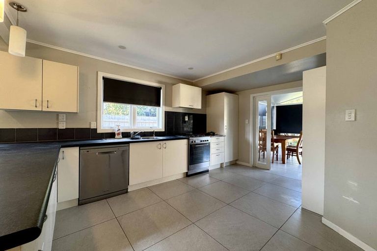 Photo of property in 64 Patons Road, Howick, Auckland, 2014