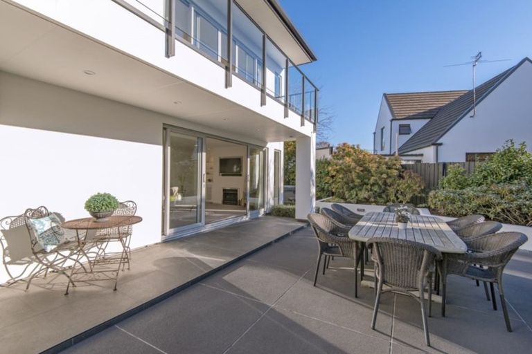 Photo of property in 5 Denley Gardens, Avonhead, Christchurch, 8042