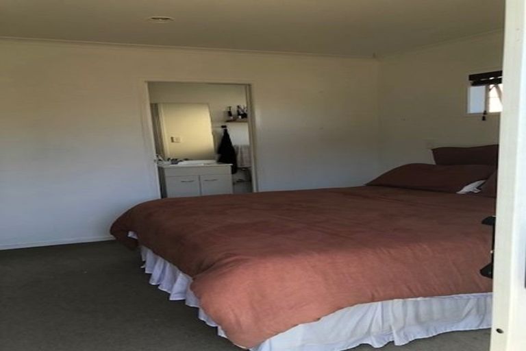 Photo of property in 2/100 Millers Road, Brookfield, Tauranga, 3110