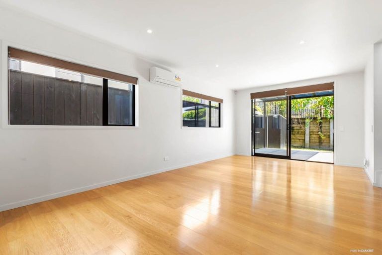 Photo of property in 33 Patrick Rice Drive, Swanson, Auckland, 0614
