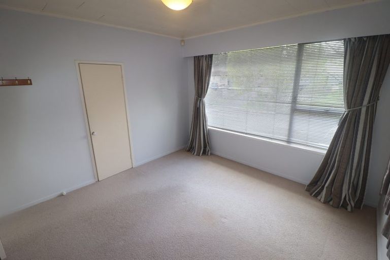 Photo of property in 10 Celeste Place, Totara Vale, Auckland, 0627