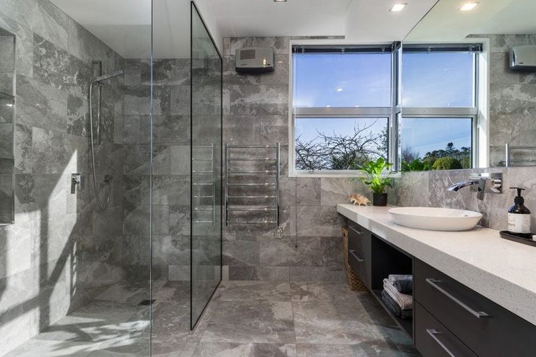 Photo of property in 9 Allom Lane, Cashmere, Christchurch, 8022