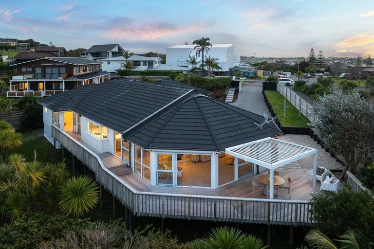 Photo of property in 70 Bay Vista Drive, Red Beach, 0932