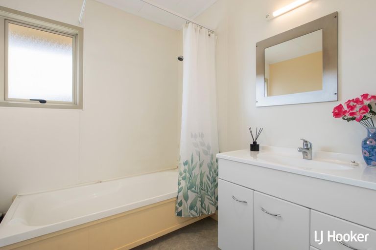 Photo of property in 12 Carrick Robertson Place, Waihi, 3610