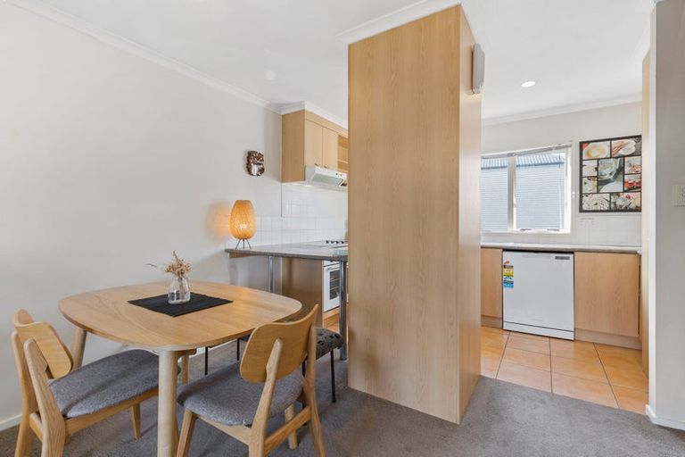 Photo of property in 10/4 Keeling Road, Henderson, Auckland, 0612