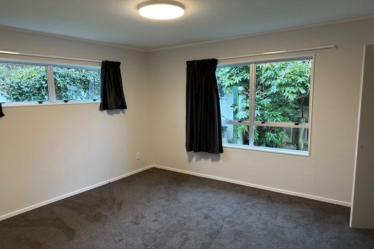 Photo of property in 33 Woolwich Close, Whitby, Porirua, 5024